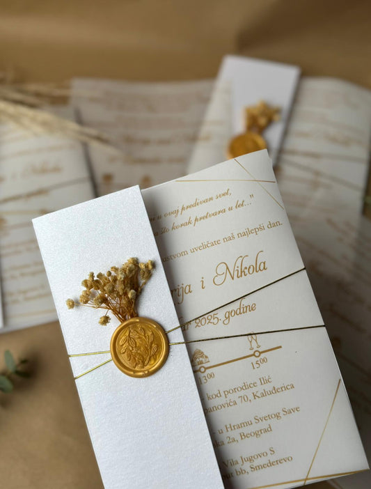 Elegantna pozivnica sa suvim cvećem i pečatom